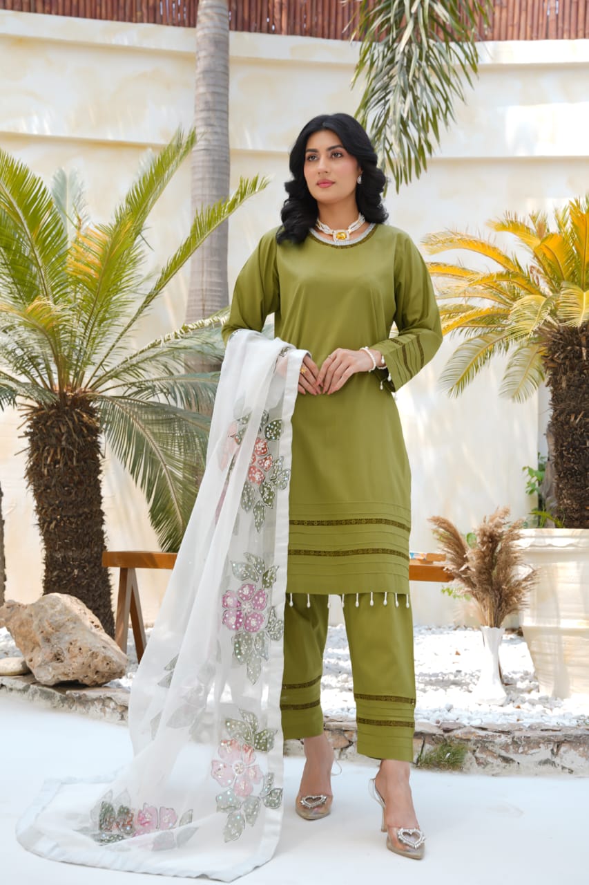 Faiqa Collection | ✨ Premium Lawn & Organza Wear