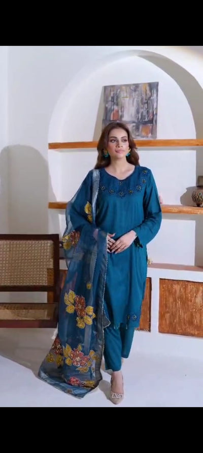 Faiqa Collection | Clothing Brand ✨ Premium Lawn & Organza Wear
